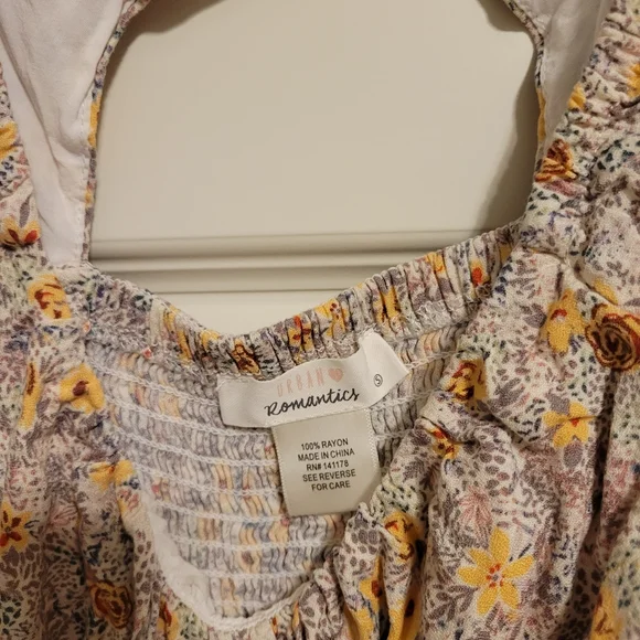 Top - Picture 2 of 3